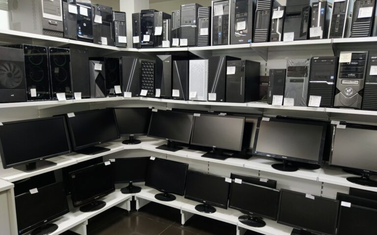 Таможня предупреждает о мошенниках: фейковые аккаунты продают «конфискат» в соцсетях