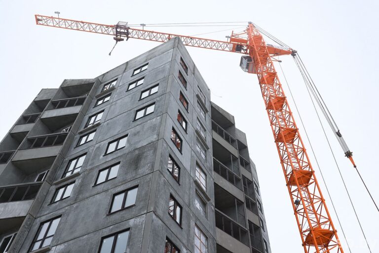 В Бресте на ул. Б. Маслова за два года сдали под ключ свыше полутора тысяч квартир