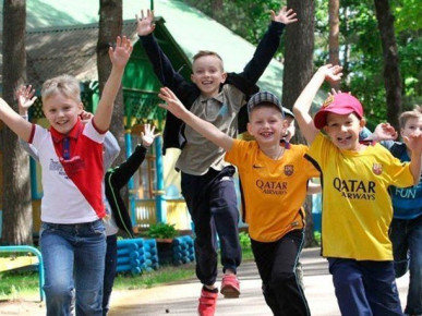 Около 15 тысяч воспитанников профсоюзных спортшкол оздоравливаются за летний период