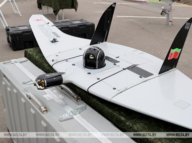 "Нежелательно, чтобы наши образцы воевали в Украине: все-таки свои люди". Лукашенко ознакомился с белорусскими беспилотниками