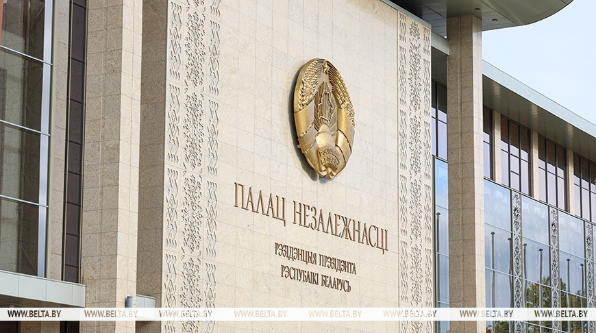 Лукашенко заслушивает доклад по тематике плана строительства и развития Вооруженных Сил