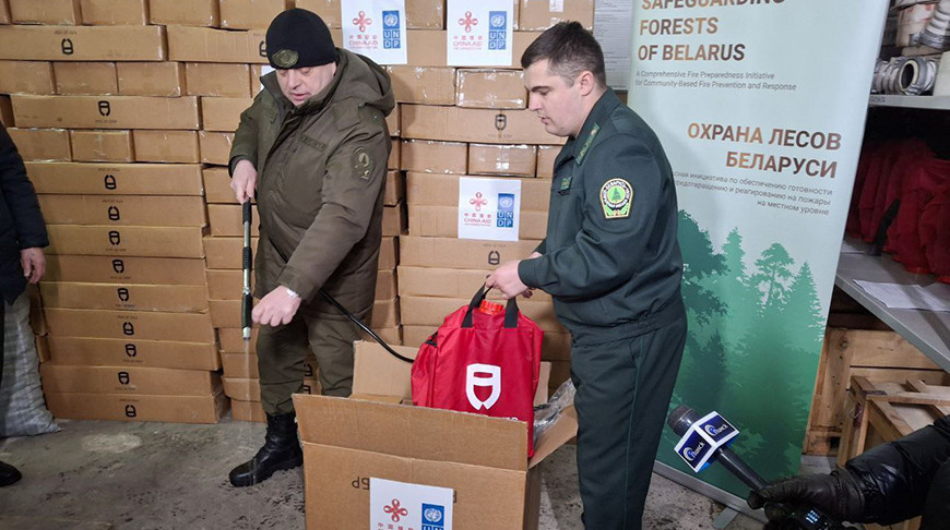 Лесхозы Брестского ГПЛХО получили новое противопожарное оборудование