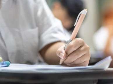 Более 6,6 тысячи абитуриентов приняли участие в ЦТ по учебным предметам по выбору