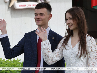 Выпускные вечера для одиннадцатиклассников пройдут сегодня в Беларуси