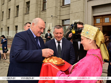 Лукашенко провел встречу с губернатором Иркутской области