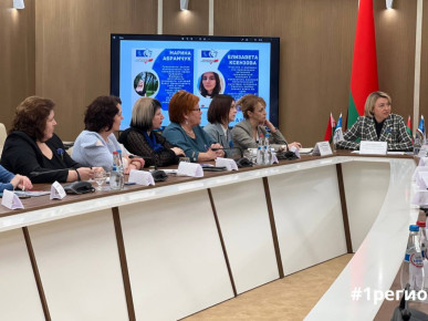 Лидер республиканской организации "Белорусский союз женщин" Ольга Шпилевская встретилась с областным активом общественного объединения