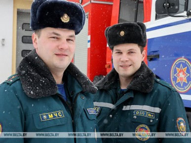 "Будьте сильнее брошенных вам вызовов". Лукашенко поздравил работников органов и подразделений по ЧС с Днем спасателя