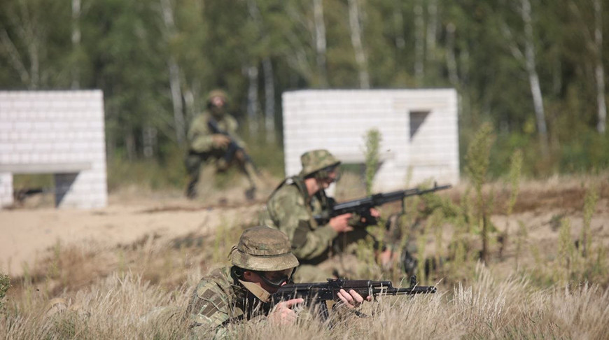 Учение "Лесное братство": какие навыки отрабатывают военнослужащие Беларуси и Казахстана