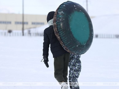 В МЧС напомнили правила катания с горок
