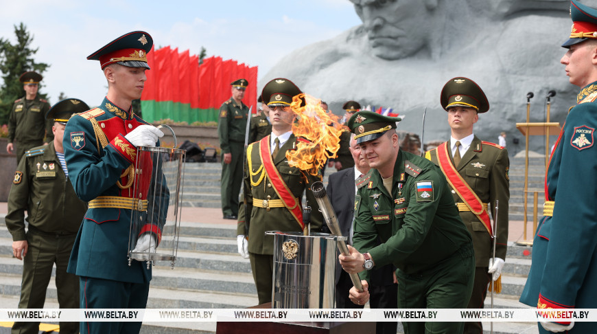 Пламя Вечного огня из Брестской крепости передадут в Центральный парк ВС России "Патриот"
