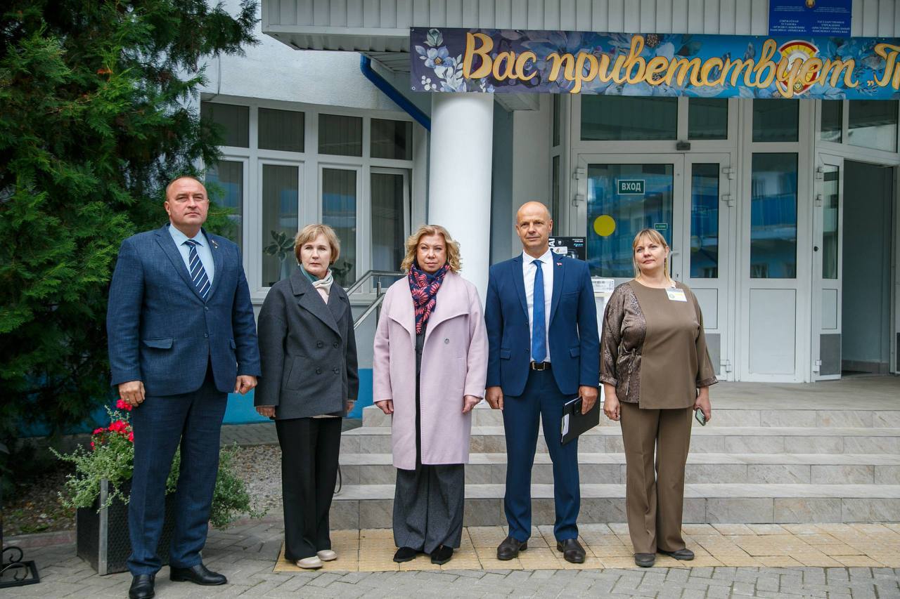 Председатель Брестского областного Совета депутатов Марина Ковалевская провела встречу с проживающими в Брестском социальном пансионате «Прибужье», приуроченную ко Дню пожилых людей