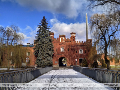 Открыты горячие линии для участия добровольцев в строительстве патриотического центра в Бресте