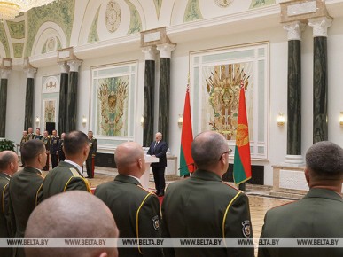 Лукашенко: Беларусь принимает зеркальные меры по защите суверенитета государства