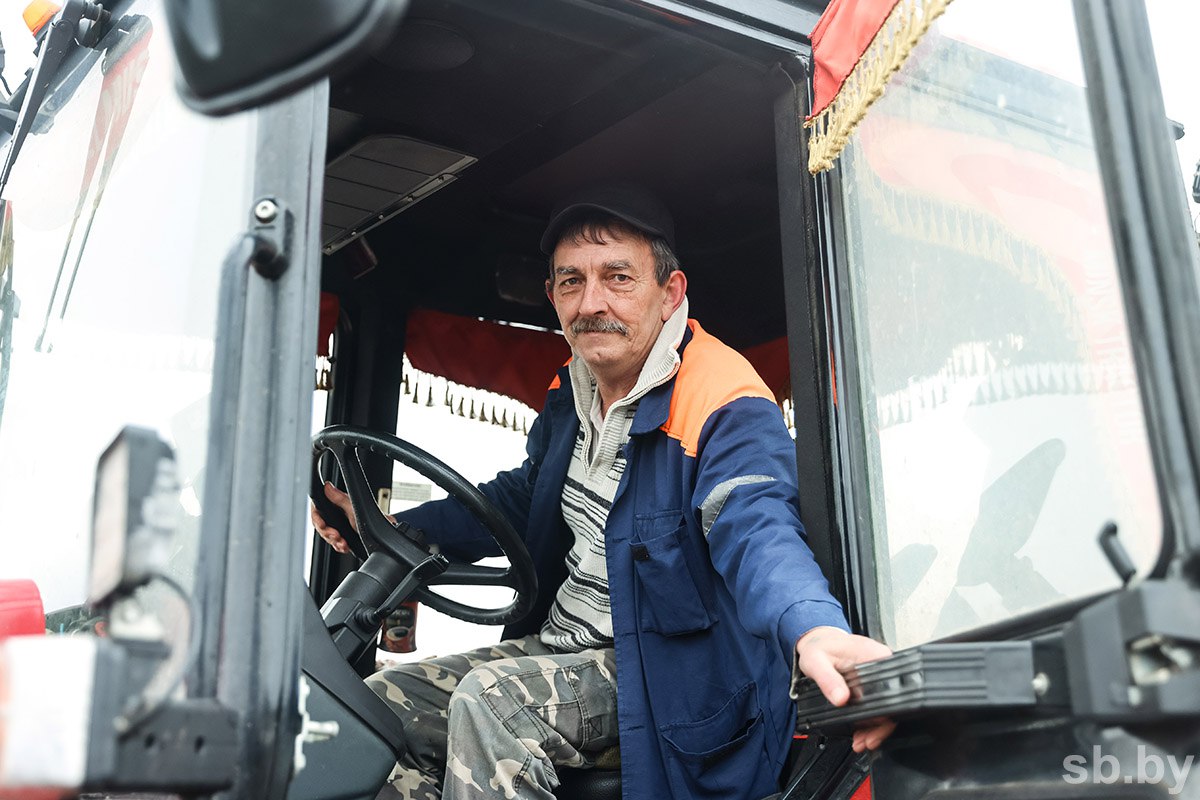 Аграрии Брестской области начали (https://www.zhabinka.by/?p=125303) подкормку многолетних трав