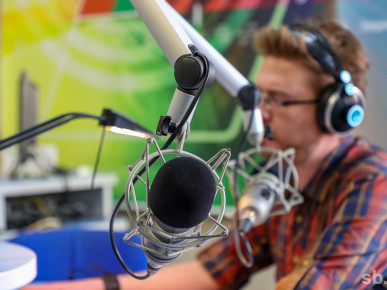 "Неделя белорусского радио": Что подготовили радиостанции к 98-летию отечественного радиовещания