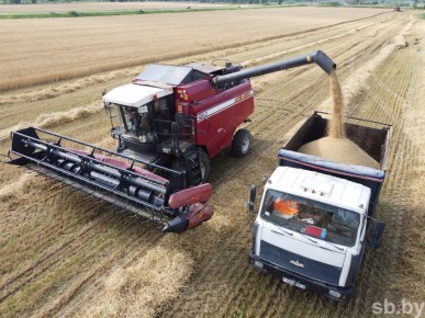 В Березовском районе Бресткой области поздравили первый экипаж-тысячник
