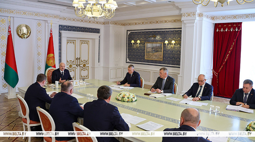 Лукашенко поделился неожиданными результатами направления нерадивых сельхозработников в армию