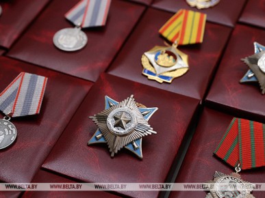 В Брестском облисполкоме вручили госнаграды передовикам АПК