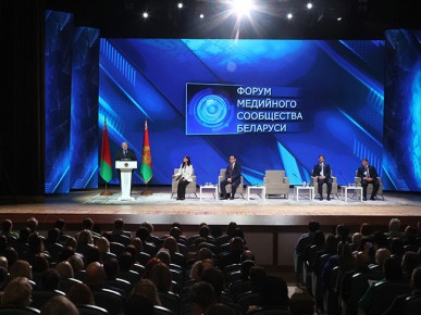 Лукашенко дал совет руководителям: на журналистов надо опираться, быть ближе к ним, не прятаться