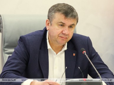 Шулейко раскритиковал районы за сроки проведения месячников по наведению порядка на земле